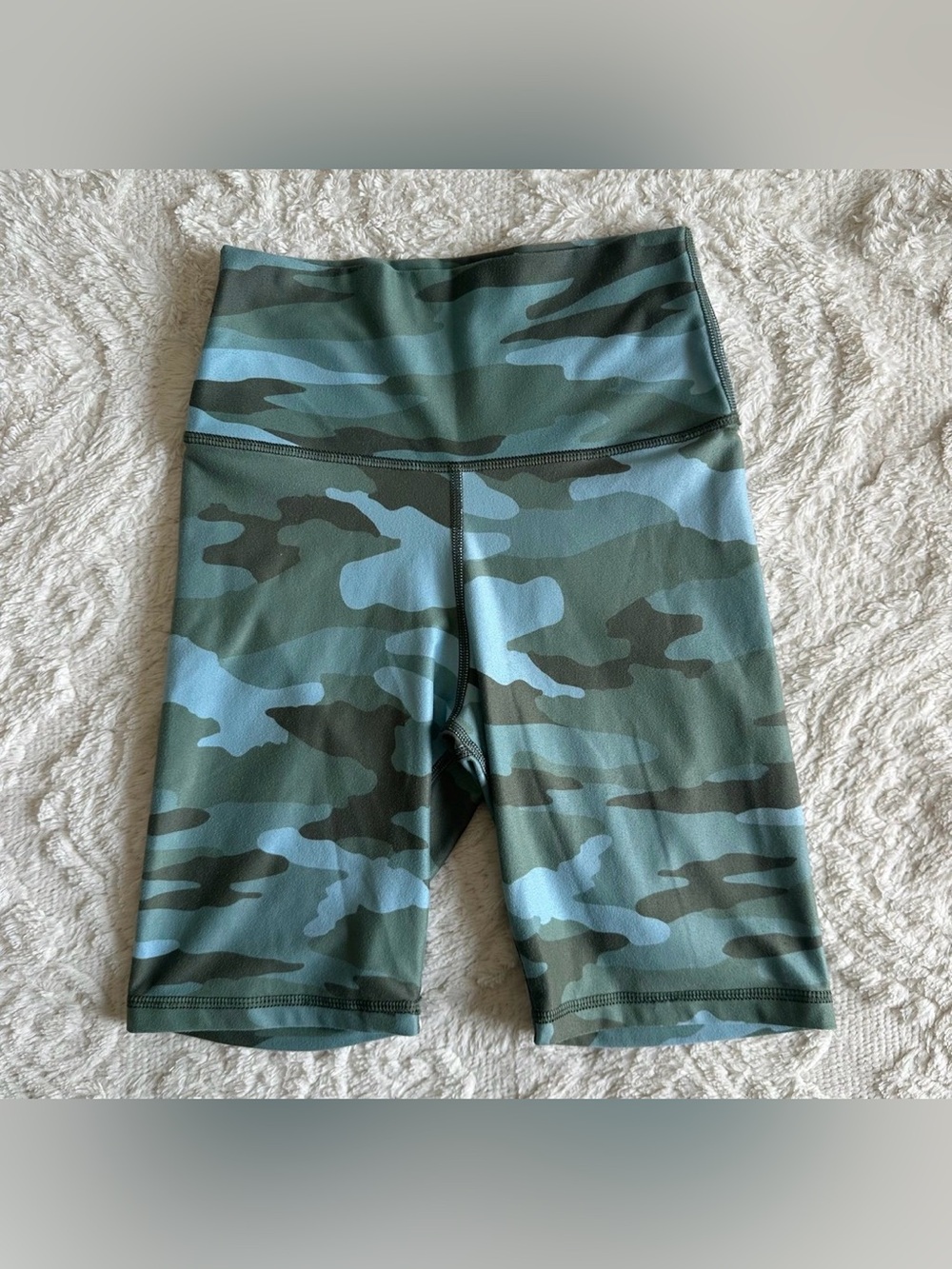 Aerie Chill Play Move Camo Biker Shorts Small